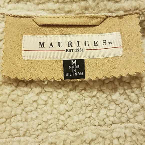 Maurices Suede-like fuzzy vest size M - Picture 4 of 4